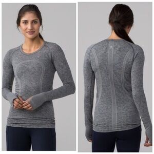 Lululemon Swiftly Tech Long Sleeve Crew
Black / White (First Release) Size 8